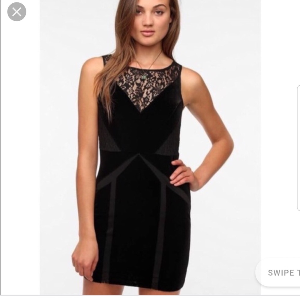 NWOT Écote black velvet and lace dress.sizeM